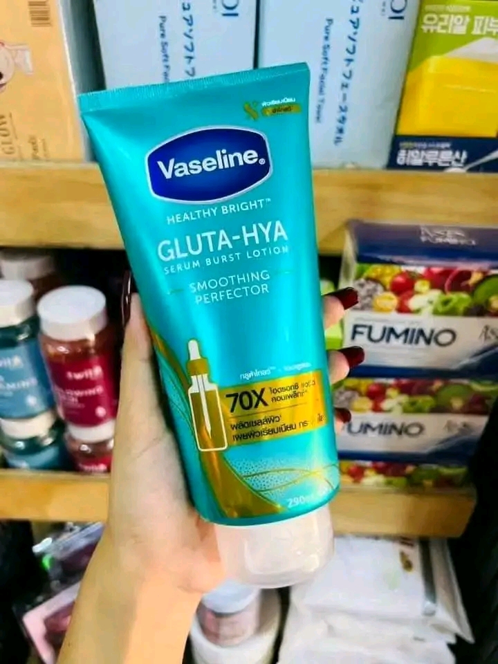 Vasline Gluta-Hya Smoothing Perfector Lotion